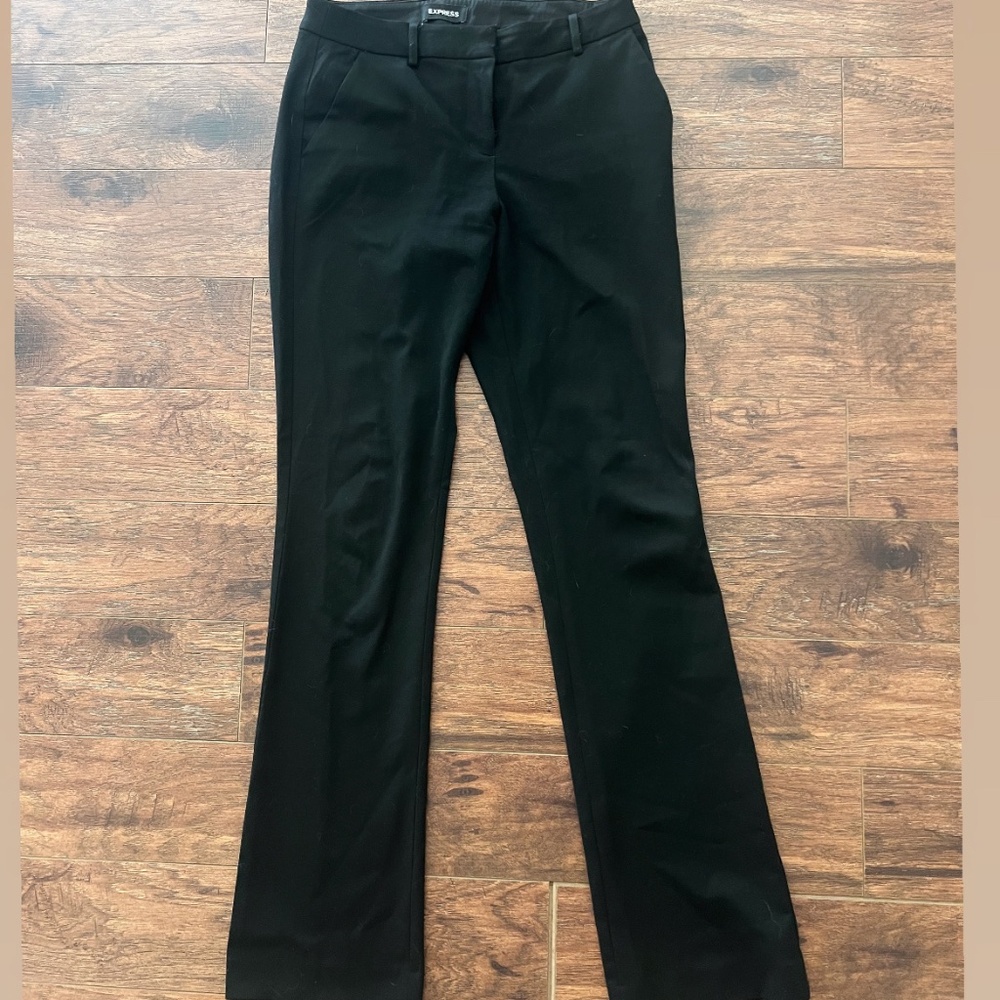 Express Columnist Barely Boot Mid Rise pants 4R